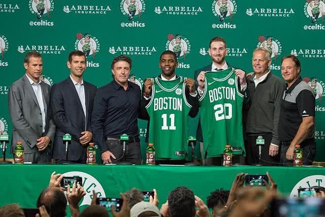 瑞兹一人偷 瑞兹一人偷