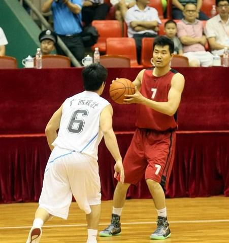 出球中枢 出球中枢